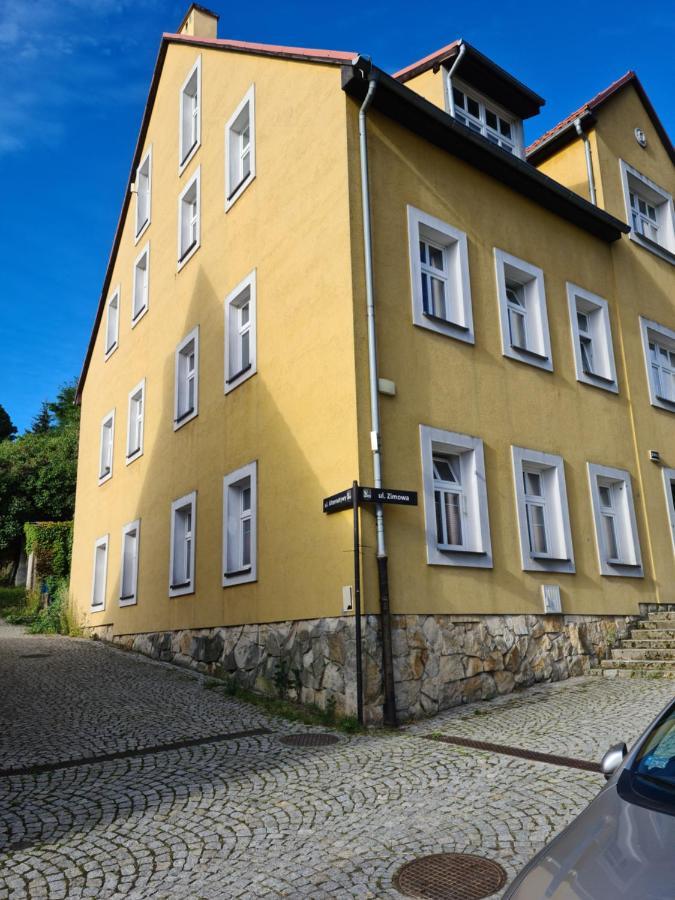 Appartement Apartament W Starej Szkole à Srebrna Góra Extérieur photo