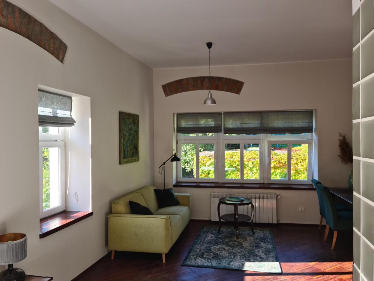 Appartement Apartament W Starej Szkole à Srebrna Góra Extérieur photo