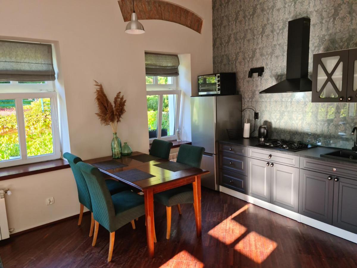 Appartement Apartament W Starej Szkole à Srebrna Góra Extérieur photo